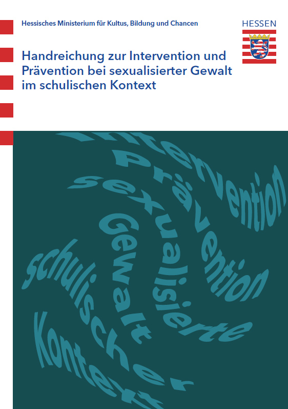 Weißes Cover mit blaugrüner Schrift "Handreichung zur Intervention und Prävention bei sexualisierter Gewalt im schulischen Kontext" auf grünem quadratischem Grund 